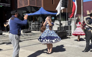 FERIA CAMPESINA AGRÍCOLA Y APÍCOLA LLENÓ DE TRADICIÓN PLAZA DE HUÉPIL
